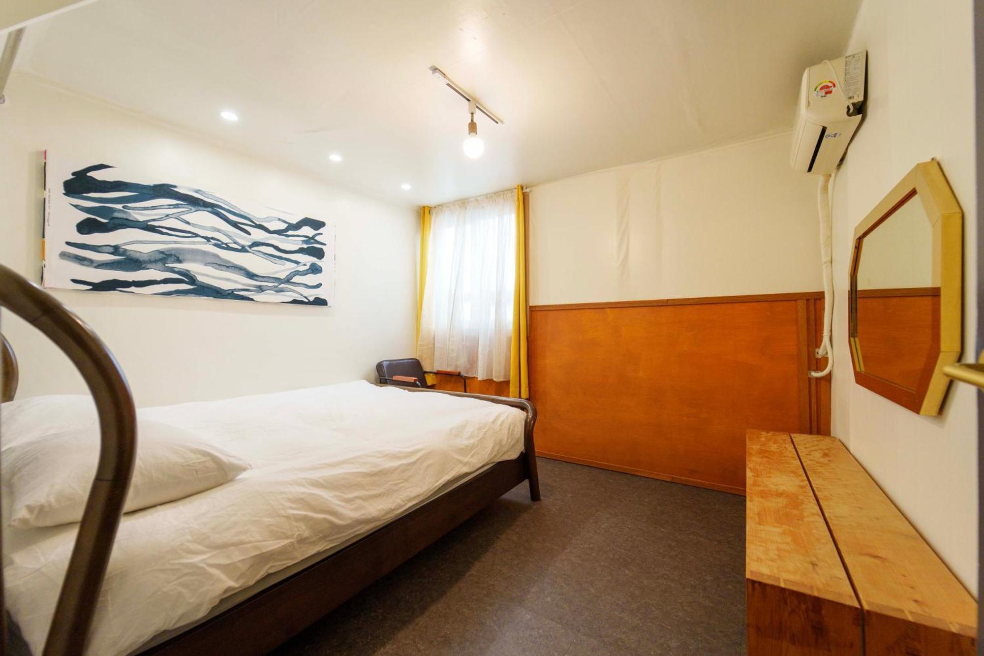 Gu & Anne House Sinchon Pangsapuri *